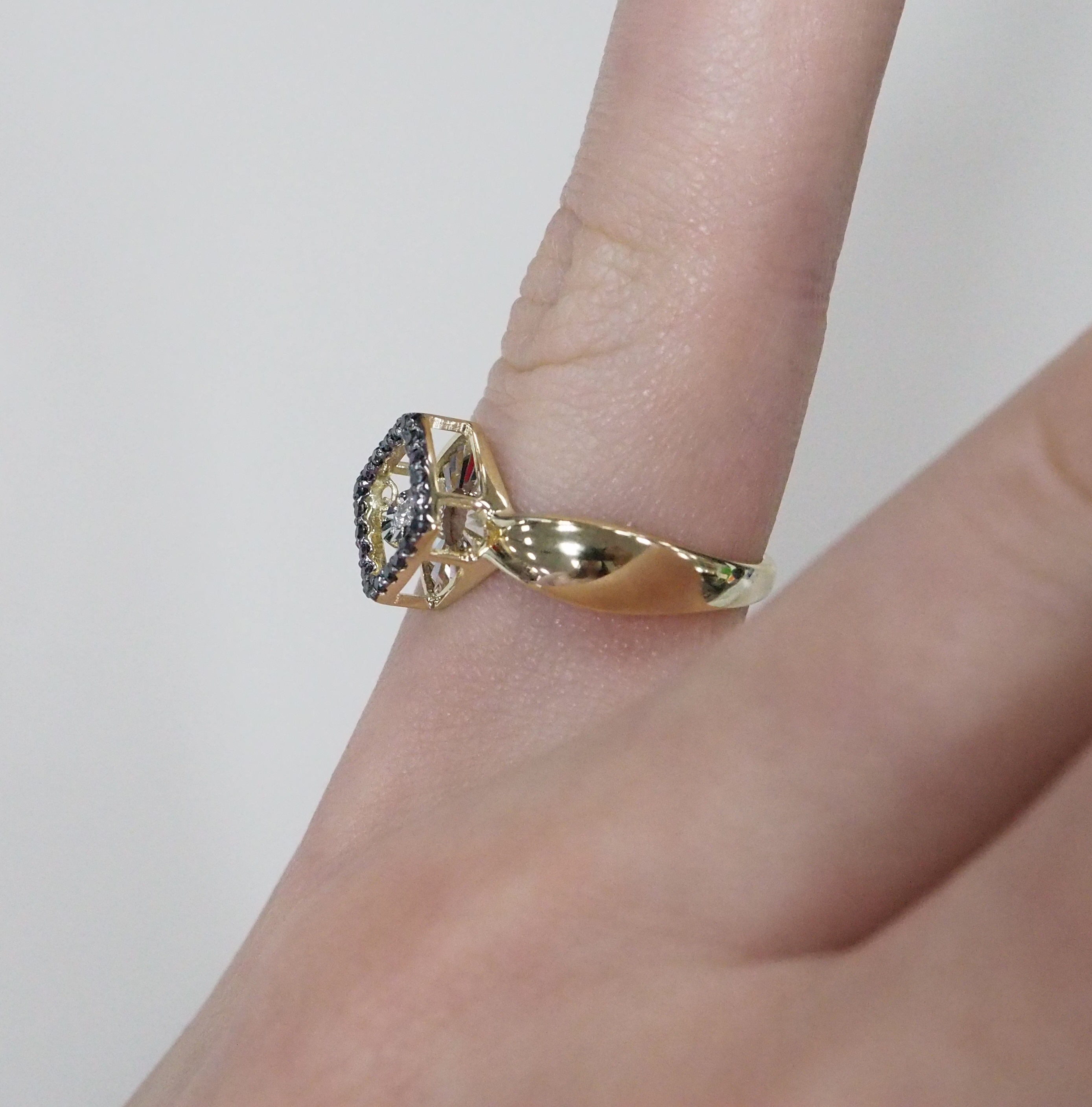 10311-000933 Кольцо (Au 585)